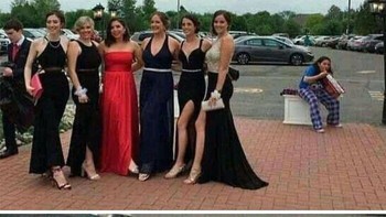 Tetap lanjut makan dengan lahap. Foto: Bored Panda