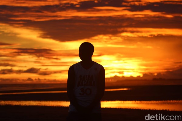 Saat senja, Keakwa makin mempesona. Lihat sendiri nih, cantiknya.(Yayasan Somatua/Istimewa)