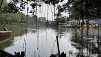 Sudah sejak 1928 Suaka Margasatwa Muara Angke ditetapkan sebagai kawasan hutan oleh pemerintah Hindia Belanda. Fungsi utama kawasan ini sebagai green belt untuk mencegah intrusi air laut dan pengendali banjir.