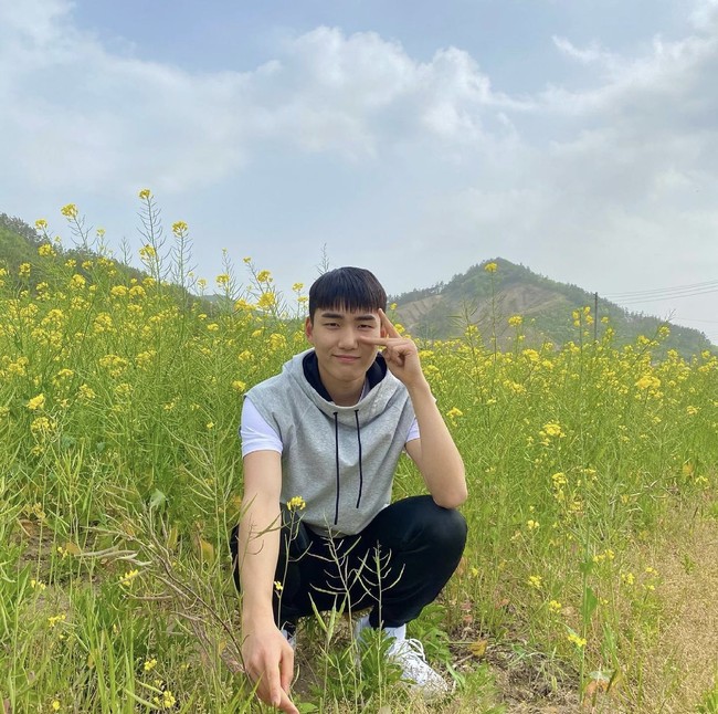 Tang Joon Sang sendiri masih berumur 17 tahun. Aktor Korea ini lahir di Seoul pada 13 Agustus 2003 dan baru lulus dari SMA Seni Goyang. Foto: dok. Instagram t_js0813