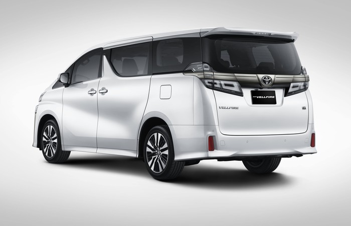 Toyota meluncurkan Alphard dan Vellfire terbaru, 3 Juni 2021. Alphard dan Vellfire punya fitur lebih canggih. Tampilan Vellfire juga diperbarui jadi lebih sporty.