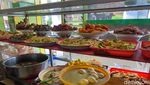 Ada 50 Lauk Lebih di Warteg Murah dan Enak yang Satu Ini