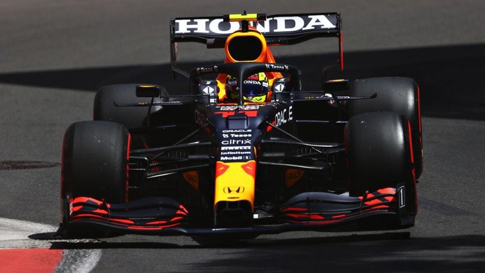 BAKU, AZERBAIJAN - JUNE 04: Sergio Perez of Mexico driving the (11) Red Bull Racing RB16B Honda on track during practice ahead of the F1 Grand Prix of Azerbaijan at Baku City Circuit on June 04, 2021 in Baku, Azerbaijan. (Photo by Francois Nel/Getty Images)