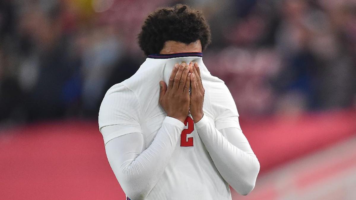 Trent Alexander-Arnold gagal ke Euro 2020 akibat cedera. (Foto: Getty Images/Pool)