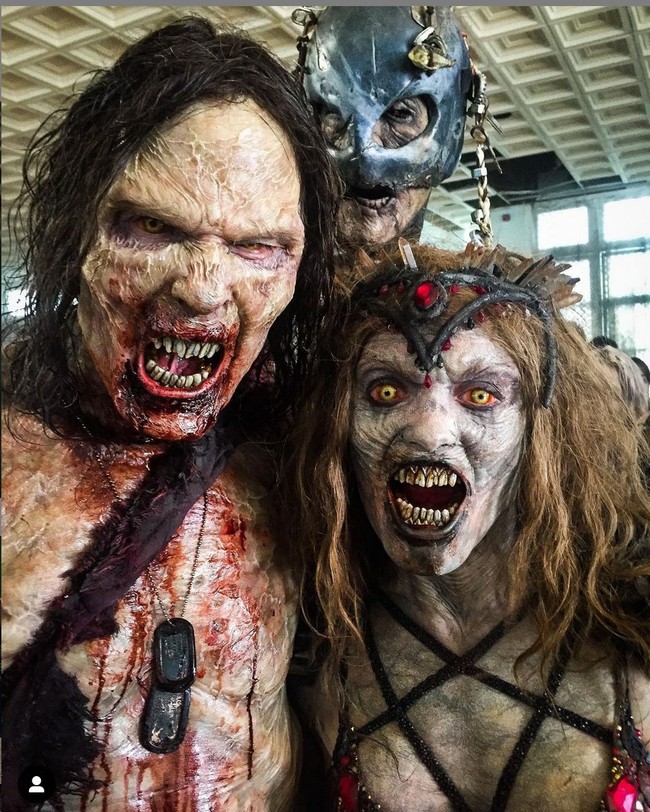 Sudah nonton ‘Army of the Dead’? Film horor garapan sutradara Zack Snyder ini menampilkan salah satu karakter zombie yang membuat penonton bergidik saat menontonnya. Foto: Instagram/@athenaperample