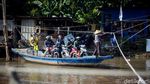 Bebas Macet, Perahu Eretan Jadi Primadona Warga Pinggiran Ibu Kota