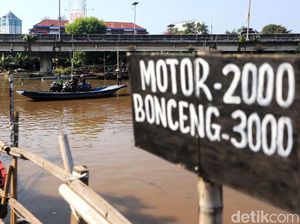 Bebas Macet, Perahu Eretan Jadi Primadona Warga Pinggiran Ibu Kota