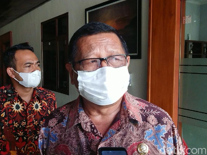 Bupati Tulungagung Maryoto Birowo mengatakan, itu diketahui setelah tim Balai Besar Veteriner serta Kementan turun langsung ke sentra peternakan sapi Tulungagung tersebut, dan melakukan pengujian sampel sapi yang telah mati.
