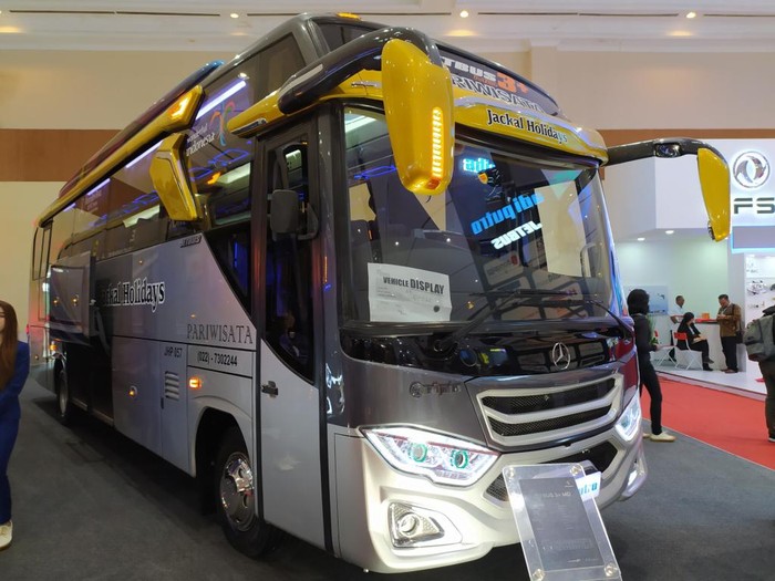 Bus double glass (kaca ganda)