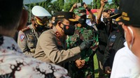 Sejumlah kegiatan akan dilakukan guna menekan penyebaran virus Corona di Kudus. Di antaranya mulai menata manajemen di rumah sakit, memperketat pendisiplinan prokes, penyekatan PPKM mikro hingga menutup semua wisata di Kudus.