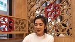 Doyan Makan Enak, Ini Keseruan Fanny Ghassani saat Jajan Sate dan Mie Goreng