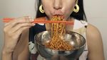 Doyan Makan Enak, Ini Keseruan Fanny Ghassani saat Jajan Sate dan Mie Goreng