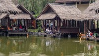 Bagi kamu yang nyari restoran Sunda dengan nuansa Sunda banget, Telaga Sampireun bisa jadi rekomendasi utama nih.   