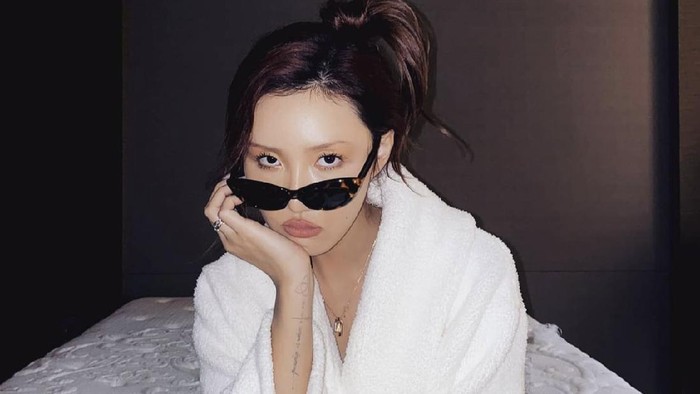 Idol KPop Wanita Pamer Tato