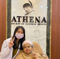 Beauty vlogger yang kerap jadi sensasi di internet itu melakukan filler hidung di salah satu klinik kecantikan di Surabaya.  Foto: dok. Instagram