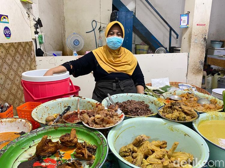Ini Gudeg Koyor Semarang yang Lembut Kenyal Buatan Mbak Tum