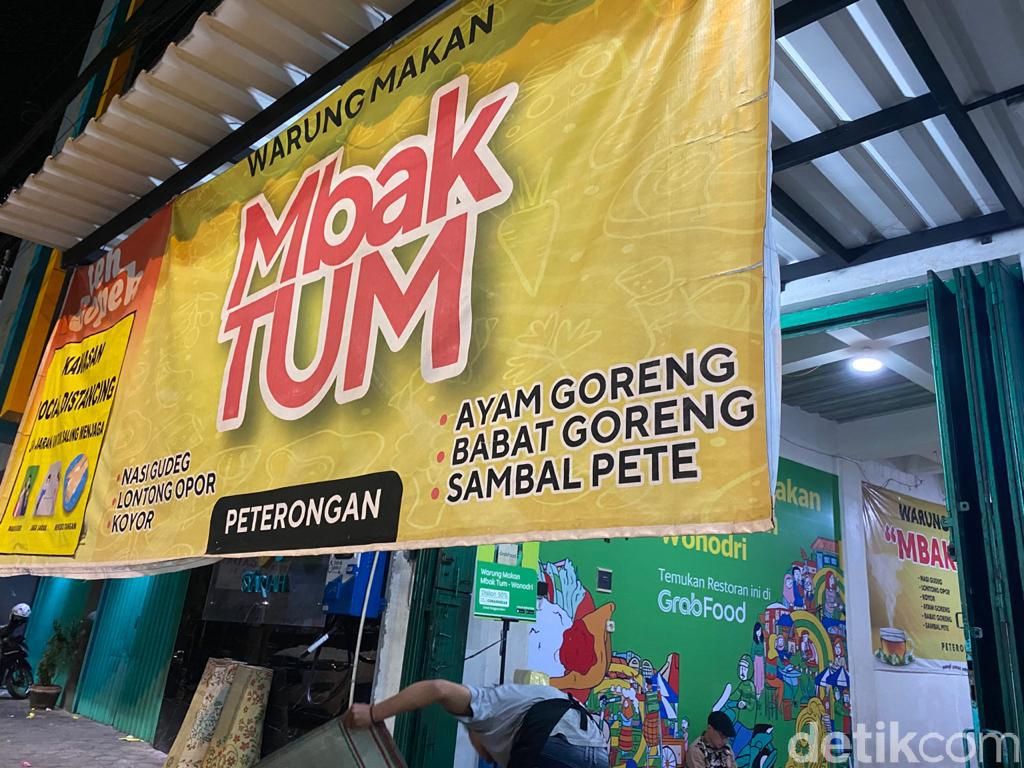 Mbak Tum: Gudeg Koyor dan Lontong Opor Enak di Semarang Sejak 1991