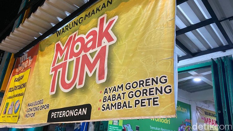Mbak Tum: Gudeg Koyor dan Lontong Opor Enak di Semarang Sejak 1991 Mbak Tum: Gudeg Koyor dan Lontong Opor Enak di Semarang Sejak 1991