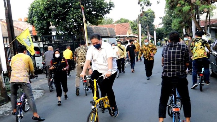 Menko Airlangga Hartarto jajal KREUZ, Brompton made in Bandung