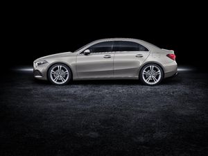 Kredit Mobil Mercedes-Benz Paling Murah di Indonesia, Segini Cicilan per Bulannya