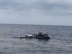 Detik-detik Penyelamatan Kapal Nelayan yang Nyaris Tenggelam di Medan