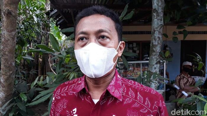 Panewu (Camat) Srandakan Anton Yulianto