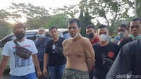 Iya kejadian benar, seorang anggota Satlantas Polrestabes yang menjadi korban penusukan pria itu, pelakunya sudah diamankan di Jatanras Polda, kata Kasat Reskrim Polrestabes Palembang, Kompol Tri Wahyudi (Prima Syahbana/detikcom)