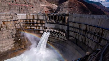 PLTA terbesar kedua di dunia ini akan menghasilkan miliaran kilowatt listrik. Foto: Xinhua via Global Times