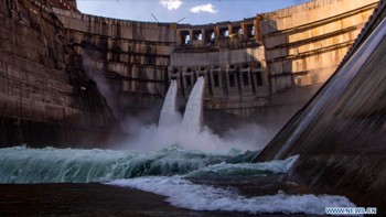 PLTA Baihetan terletak di hilir Sungai Jinsha, di bagian atas Sungai Yangtze, di Kabupaten Ningnan di Provinsi Sichuan, China Barat Daya, dan Kabupaten Qiaojia di Provinsi Yunnan yang berdekatan. Foto: Xinhua via Global Times