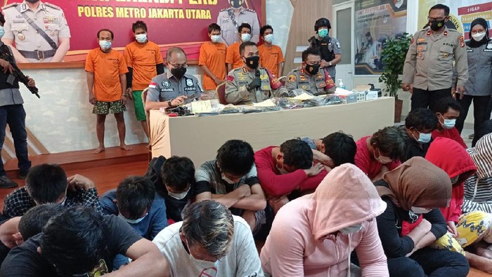 Puluhan orang warga Kampung Bahari ditangkap pesta sabu saat family gathering di Puncak