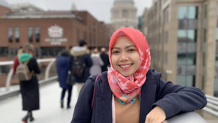 Raeni anak tukang becak