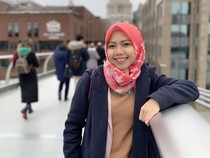 Dulu Wisuda S1 Diantar Becak, Raeni Kini Jadi Asisten Profesor di Kampus Inggris