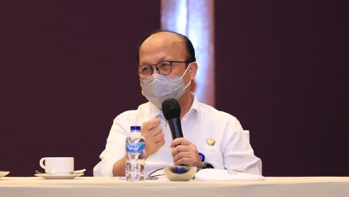 Sekjen Kemnaker Anwar Sanusi