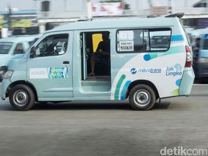 Angkot JakLingko Terbakar di Terminal Kalideres, TransJ Investigasi