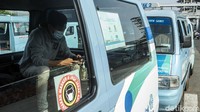 Kegiatan Show & Trial unit pun sudah dilakukan pada bulan April lalu dan dihadiri oleh sejumlah pihak terkait. Pihak-pihak terkait itu pun berharap ke depannya semua rute dan trayek di Ibu Kota sudah menggunakan Angkot AC.