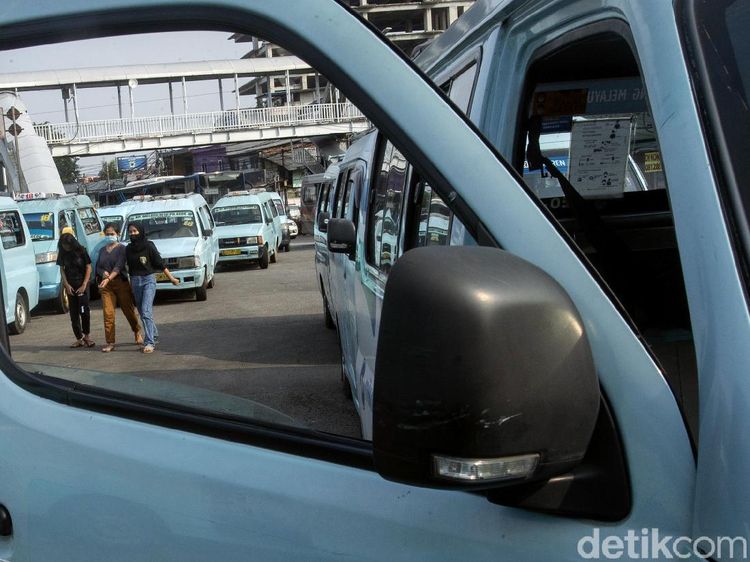Siap-siap! Angkot AC Bakal Makin Banyak Wara-wiri di Ibu Kota