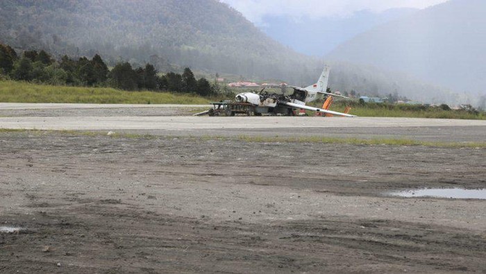 TNI-Polri Kontak Tembak dengan KKB di Bandara Ilaga (Foto: Antara)