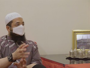 Mengenal Ustaz Khalid Basalamah, Bisa Masak tapi Hobi Kulineran