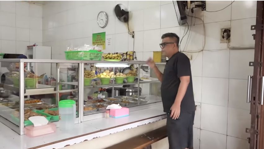 warteg favorit Abdel Achrian
