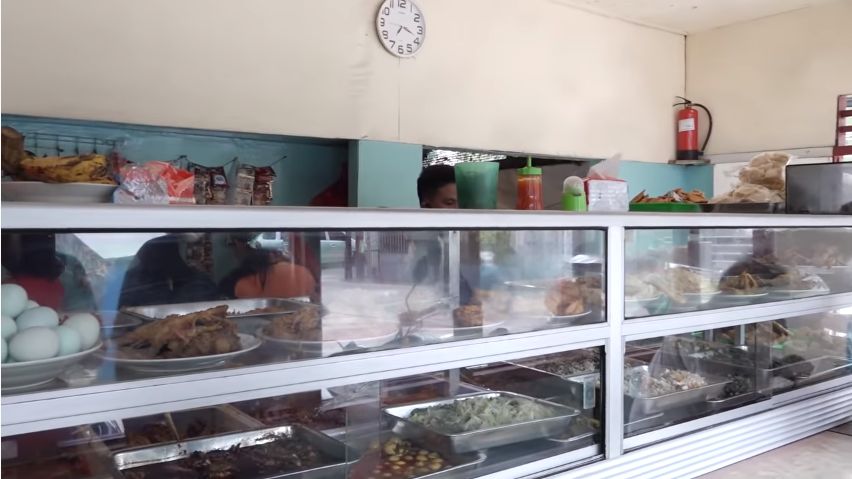 warteg favorit Abdel Achrian