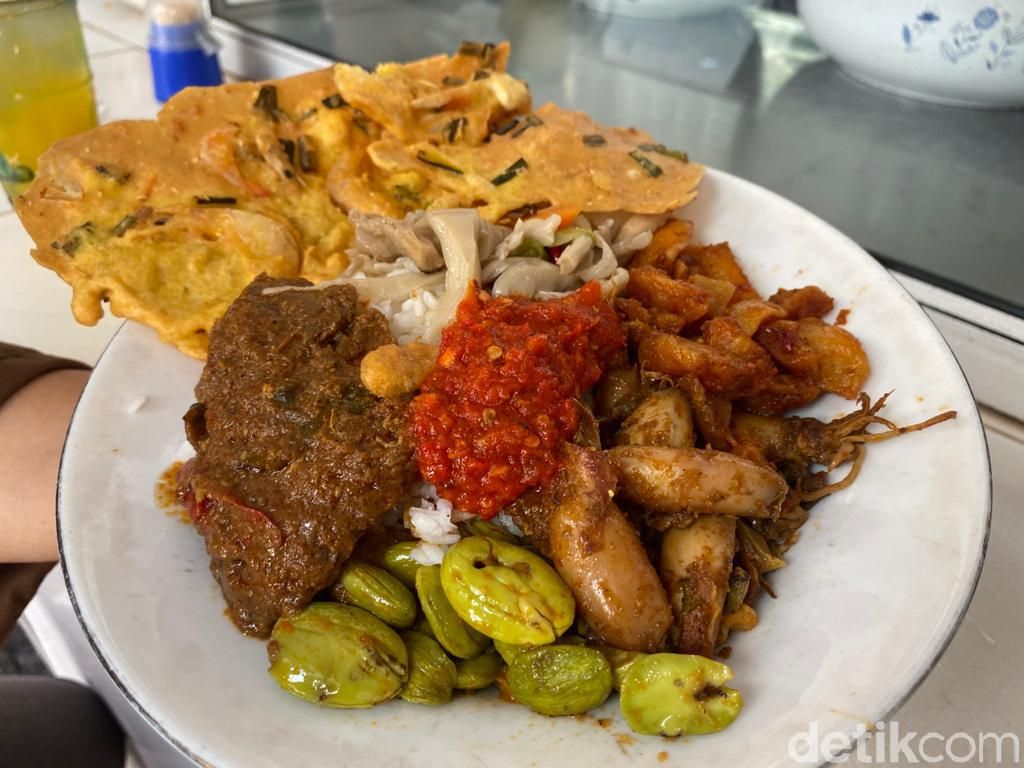 Warteg Gang Mangga, Warteg Legendaris di Jakarta yang Buka Selama 24 Jam