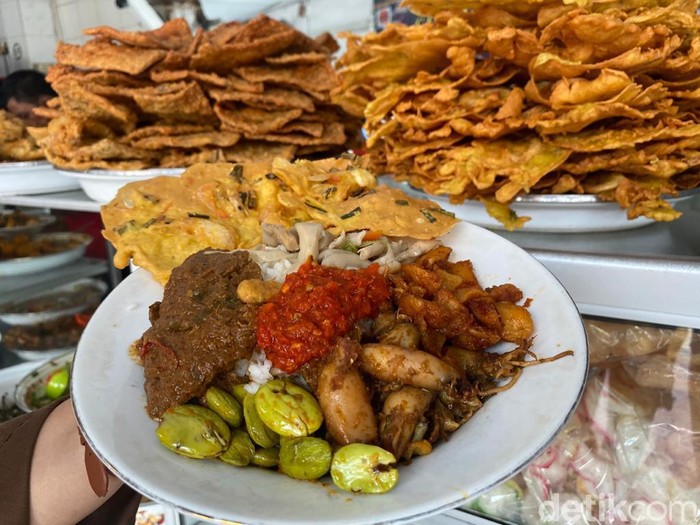 Warteg Gang Mangga, Warteg Legendaris di Jakarta yang Buka Selama 24 Jam
