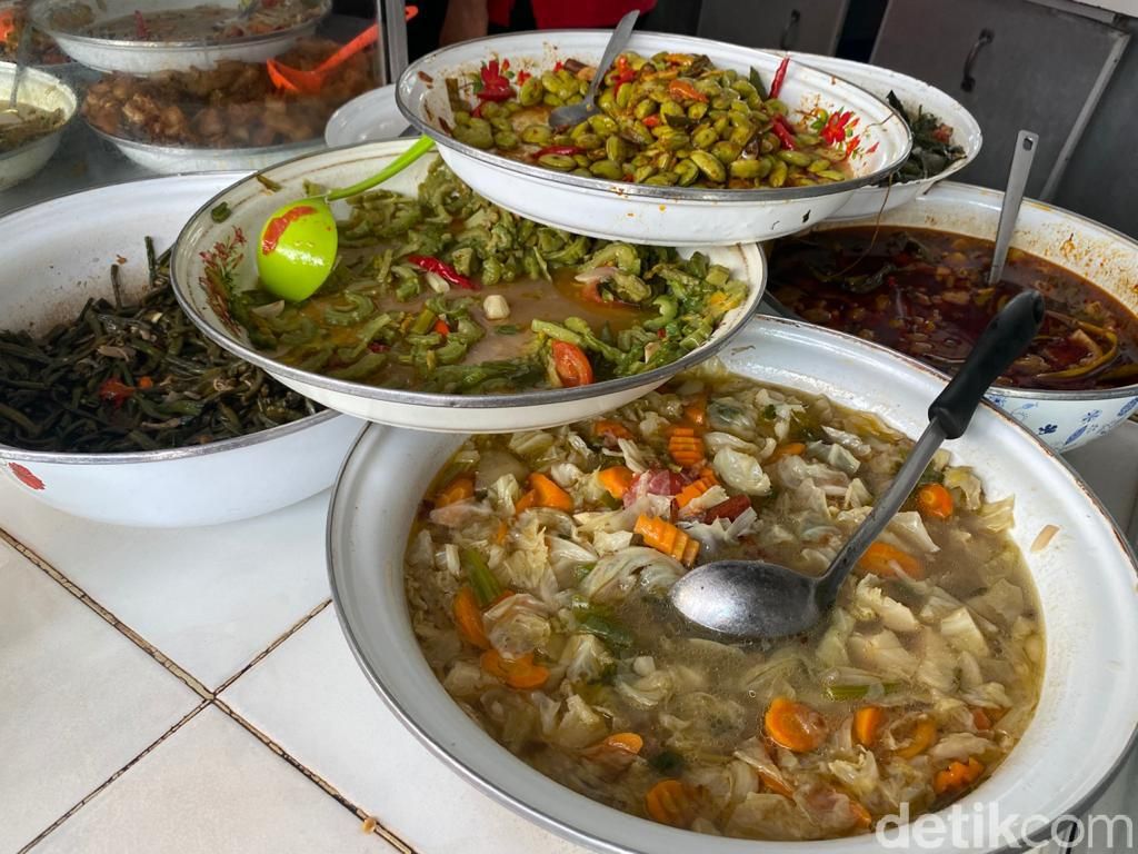 Warteg Gang Mangga, Warteg Legendaris di Jakarta yang Buka Selama 24 Jam