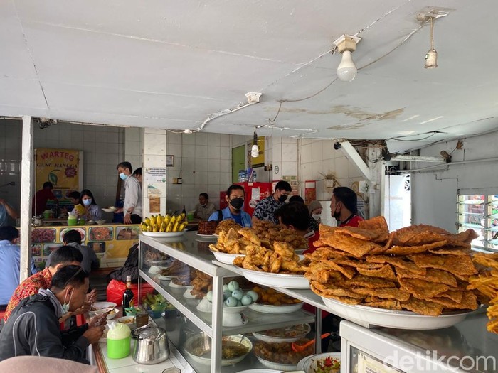 Warteg Gang Mangga, Warteg Legendaris di Jakarta yang Buka Selama 24 Jam