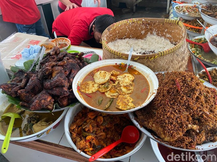 Warteg Gang Mangga, Warteg Legendaris di Jakarta yang Buka Selama 24 Jam