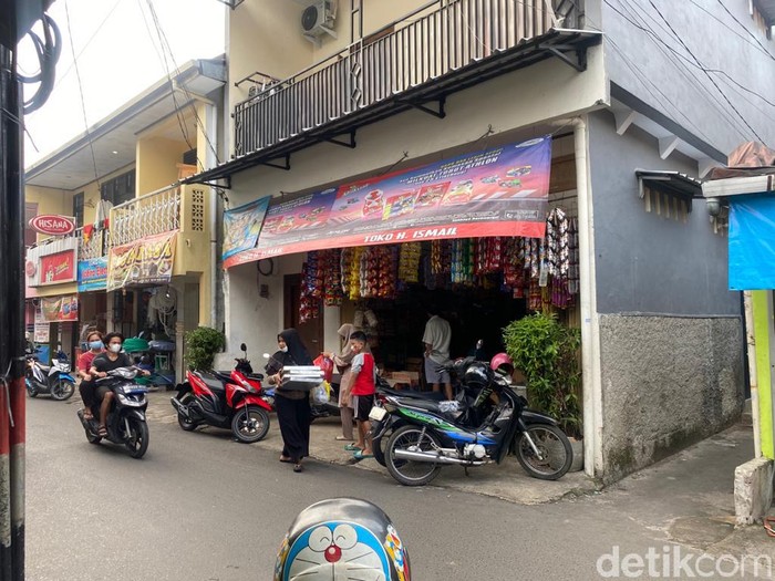Warteg Kartini, Warteg Enak Murah Meriah yang Punya 50 Lauk Lebih Warteg Kartini, Warteg Enak Murah Meriah yang Punya 50 Lauk Lebih