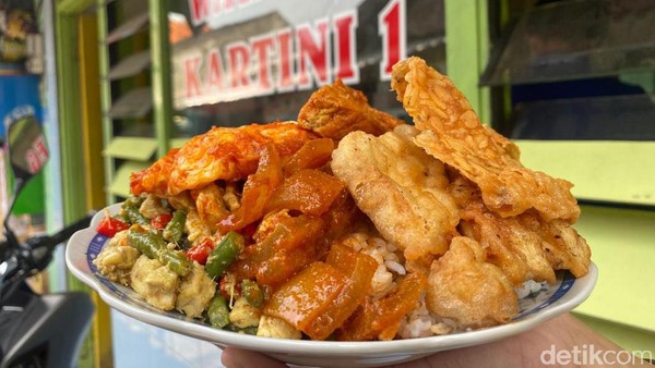 Penggemar Warteg Merapat! Ini 10 Warteg Terenak di Jakarta