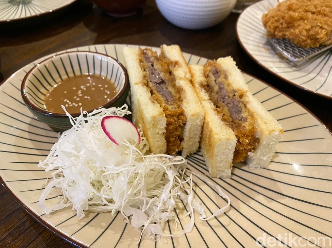 Yuukatsu: Krenyes Gurih! Sandwich Isi Beef Katsu seharga Rp 175 Ribu