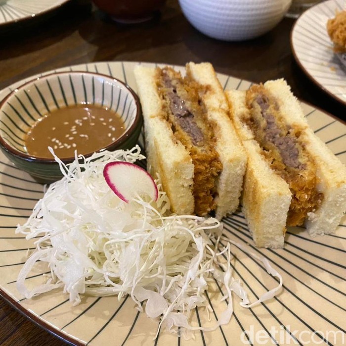 Yuukatsu: Krenyes Gurih! Sandwich Isi Beef Katsu seharga Rp 175 Ribu
