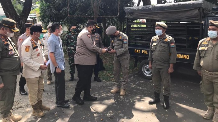 3 Petugas Satpol PP Palembang dapat penghargaan karena selamatkan polantas yang ditusuk